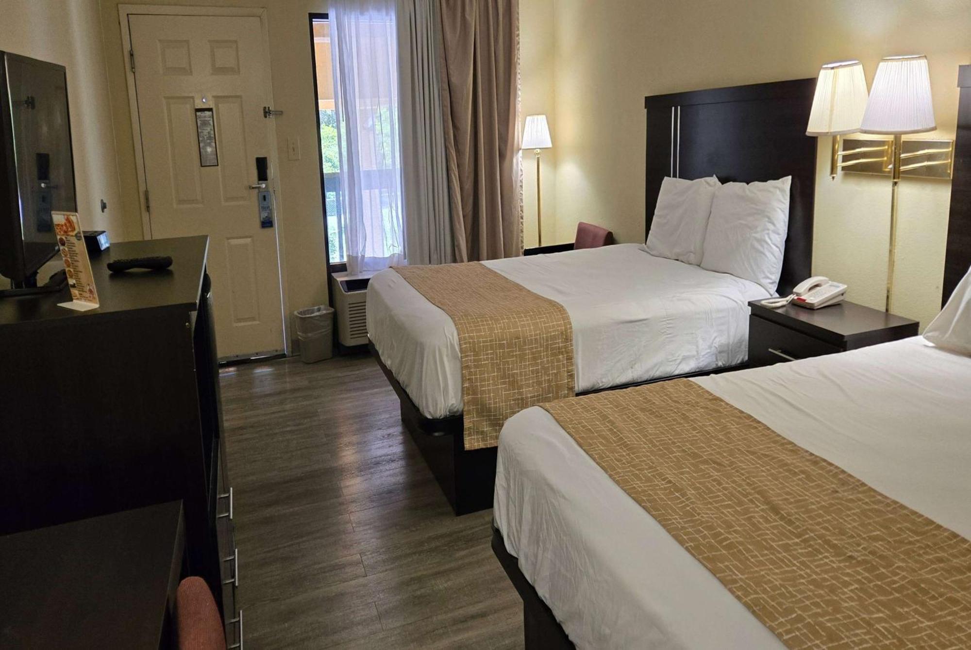 Travelodge By Wyndham Knoxville East מראה חיצוני תמונה